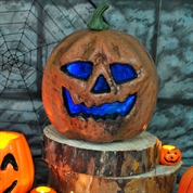 Calabaza Halloween siniestra con luz