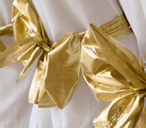 decorar con cinta dorada