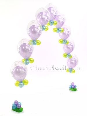 arco de perlas con cuartetos de globos pequeños