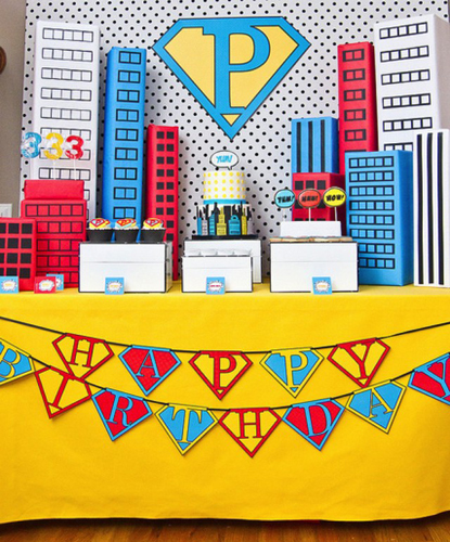 mesas de dulces para una fiesta superheroes